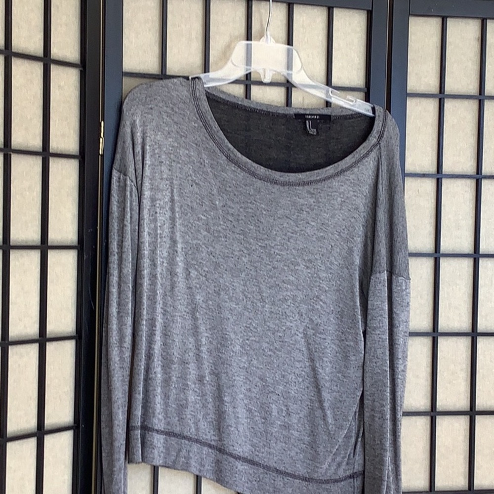 Forever 21 shirt size small
